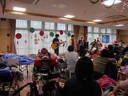 ボランティアグループによる演奏会.jpg